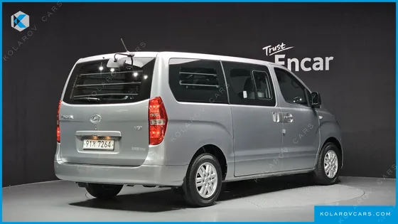 HYUNDAI STAREX VAN 5-SEATER