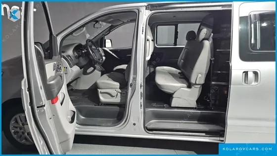 HYUNDAI STAREX VAN 5-SEATER