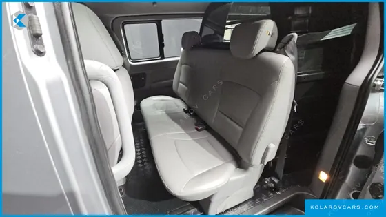 HYUNDAI STAREX VAN 5-SEATER