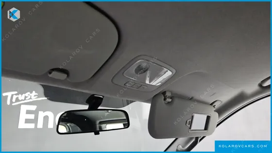 HYUNDAI STAREX VAN 5-SEATER