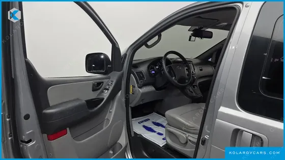 HYUNDAI STAREX WAGON 11-SEATER