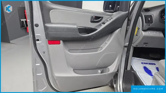 HYUNDAI STAREX WAGON 11-SEATER