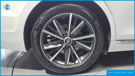 HYUNDAI GRANDEUR 3.3