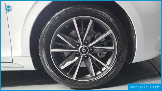 HYUNDAI GRANDEUR 3.3