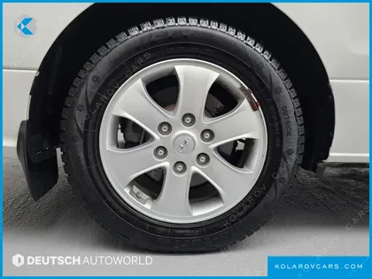 HYUNDAI STAREX WAGON 12-SEATER