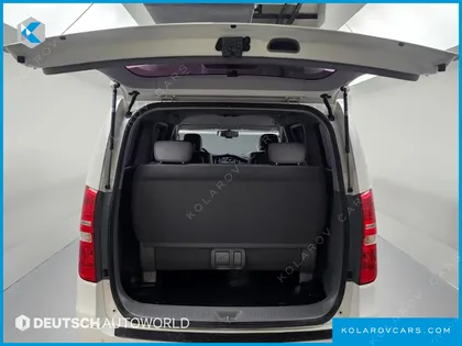 HYUNDAI STAREX WAGON 12-SEATER