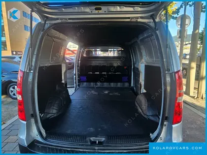 HYUNDAI STAREX VAN 3-SEATER
