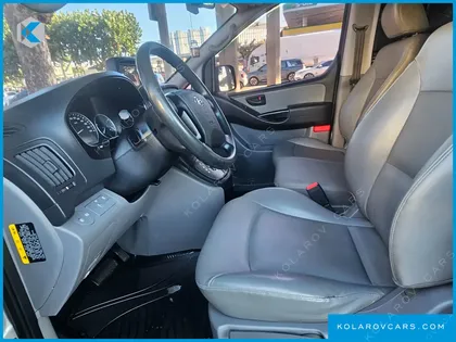HYUNDAI STAREX VAN 3-SEATER