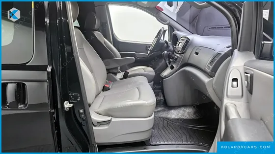 HYUNDAI STAREX VAN 3-SEATER