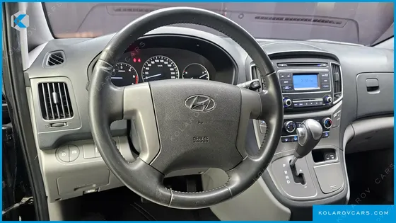 HYUNDAI STAREX VAN 3-SEATER