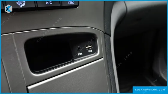 HYUNDAI STAREX VAN 3-SEATER
