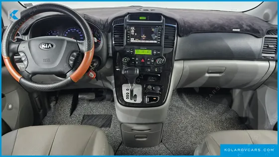 KIA CARNIVAL NEW CARNIVAL LIMOUSINE GLX