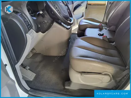 KIA CARNIVAL NEW CARNIVAL LIMOUSINE GLX