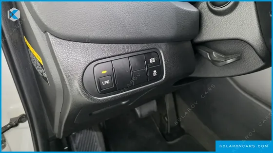 KIA CARENS 2.0 LPI LUXURY