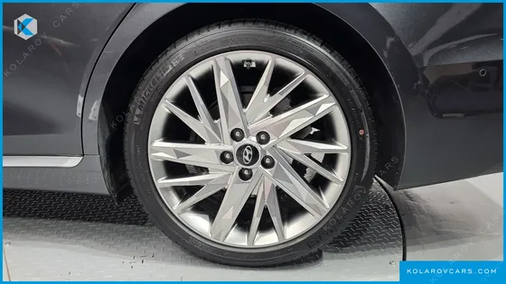 HYUNDAI GRANDEUR 3.3