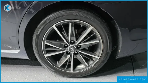 HYUNDAI GRANDEUR 3.0 LPI RENT CAR