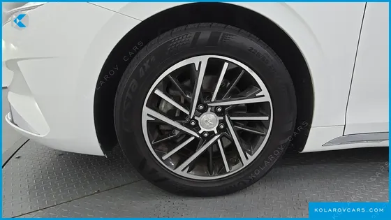 HYUNDAI GRANDEUR 3.0 LPI RENT CAR