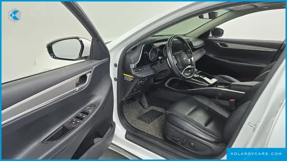 HYUNDAI GRANDEUR 3.0 LPI RENT CAR