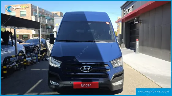 HYUNDAI SOLATI 15-SEATER