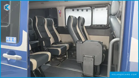 HYUNDAI SOLATI 15-SEATER