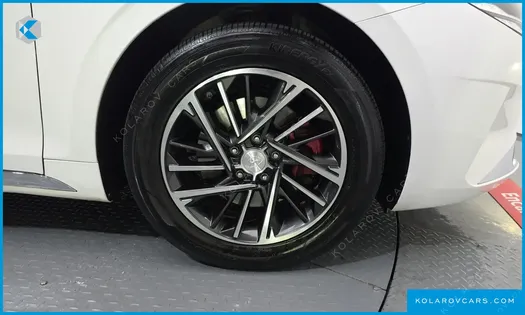 HYUNDAI GRANDEUR 3.0 LPI RENT CAR
