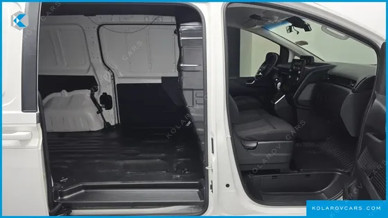 HYUNDAI STARIA CARGO 3-SEATER