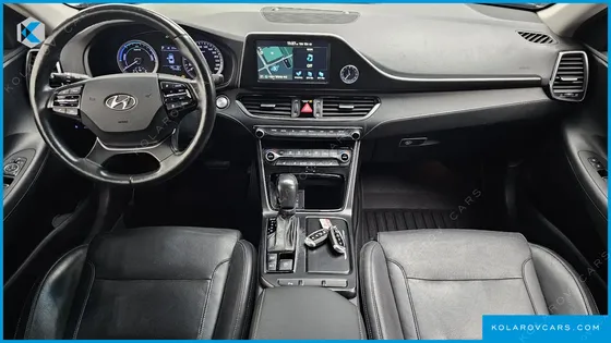 HYUNDAI GRANDEUR PREMIUM