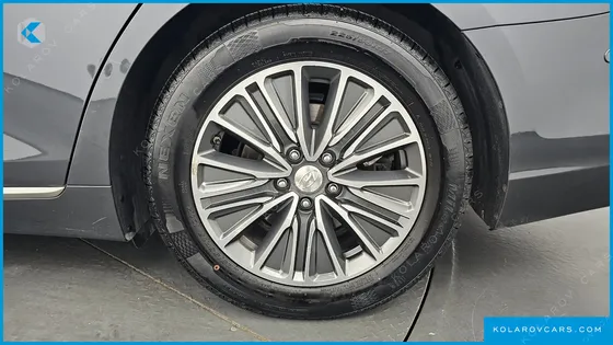 HYUNDAI GRANDEUR PREMIUM