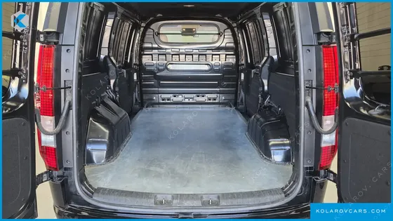 HYUNDAI STARIA L3.5 CARGO 3-SEATER