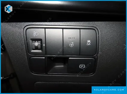 HYUNDAI STARIA L3.5 LOUNGE 7-SEATER