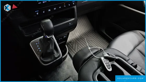 HYUNDAI STARIA CARGO 3-SEATER
