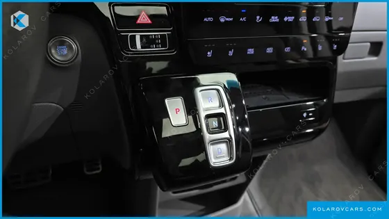 HYUNDAI STARIA HEV 1.6 LOUNGE 7-SEATER