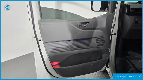 HYUNDAI STARIA HEV 1.6 LOUNGE 7-SEATER