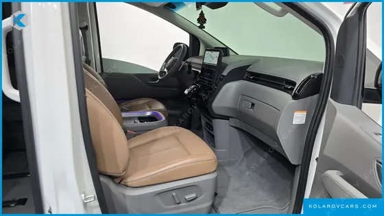 HYUNDAI STARIA HEV 1.6 LOUNGE 7-SEATER
