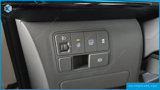 HYUNDAI STARIA HEV 1.6 LOUNGE 7-SEATER