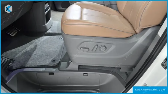 HYUNDAI STARIA HEV 1.6 LOUNGE 7-SEATER