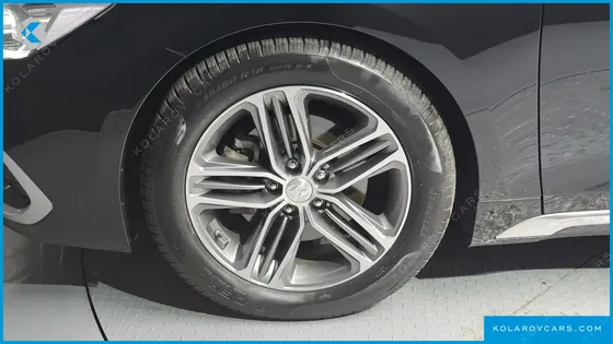 HYUNDAI GRANDEUR 3.0 LPI EXCLUSIVE (RENTAL CAR)