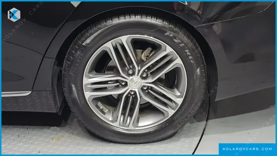 HYUNDAI GRANDEUR 3.0 LPI EXCLUSIVE (RENTAL CAR)