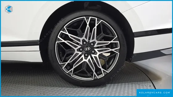 HYUNDAI GRANDEUR 2,5 GASOLINE 2WD