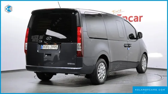 HYUNDAI STARIA CARGO 5-SEATER