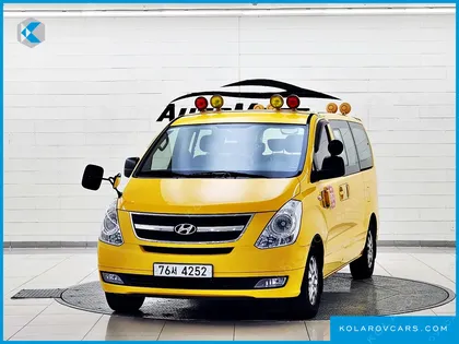 HYUNDAI STAREX GUARD CAR OF CHILDREN