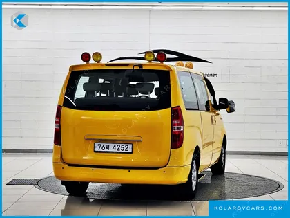 HYUNDAI STAREX GUARD CAR OF CHILDREN