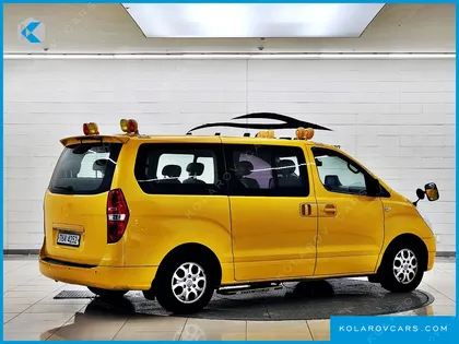 HYUNDAI STAREX GUARD CAR OF CHILDREN