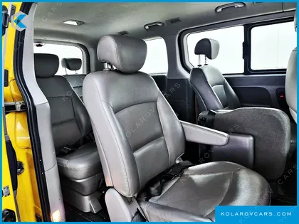 HYUNDAI STAREX GUARD CAR OF CHILDREN