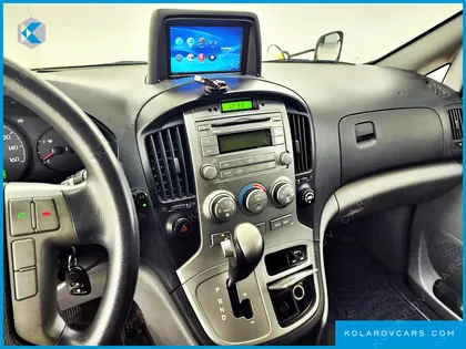 HYUNDAI STAREX GUARD CAR OF CHILDREN