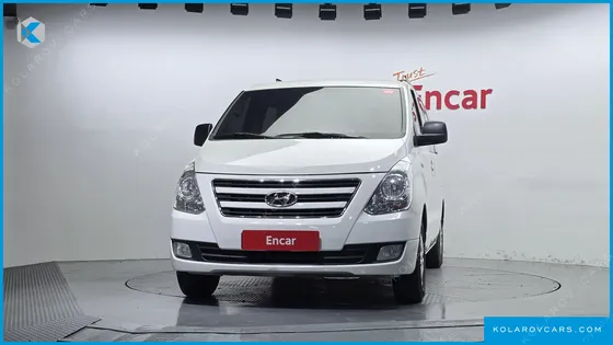 HYUNDAI STAREX 5-SEATER VAN