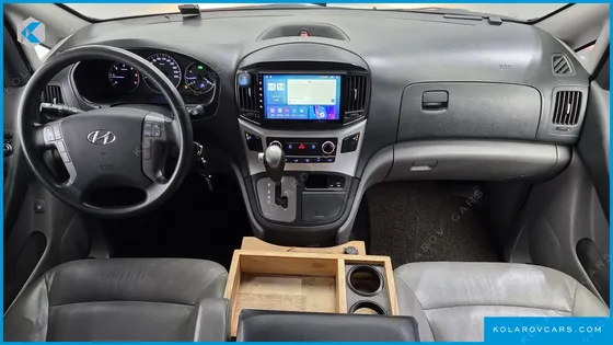 HYUNDAI STAREX 5-SEATER VAN