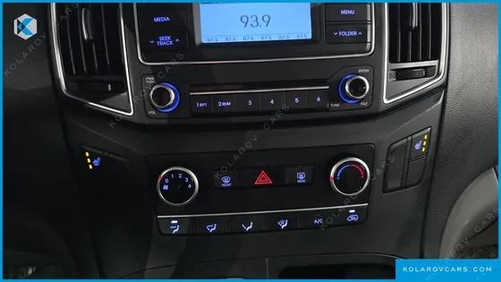 HYUNDAI STAREX 5-SEATER VAN