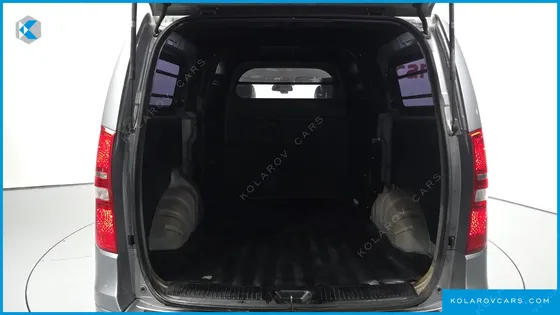 HYUNDAI STAREX 5-SEATER VAN