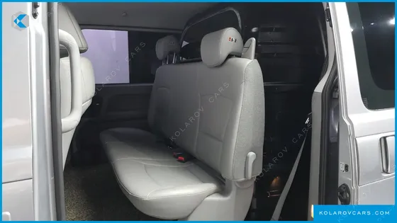 HYUNDAI STAREX 5-SEATER VAN